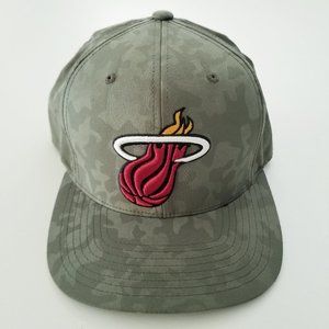 Miami Heat Mitchell & Ness Camo Fitted Hat Sz 7.5